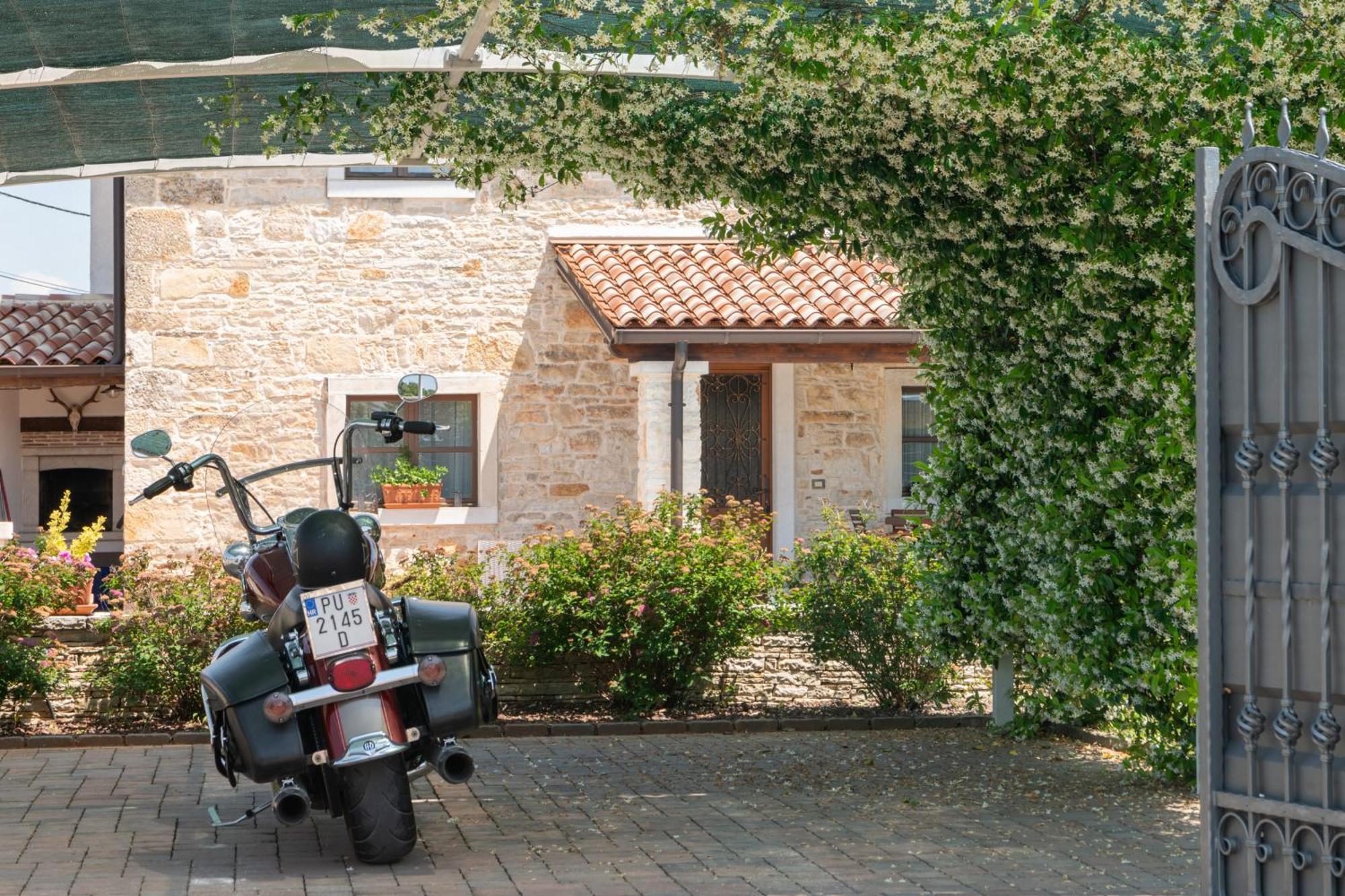 Villa Gina Valtura 外观 照片